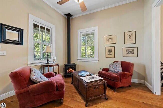 Foto del edificio - 197 Theall St