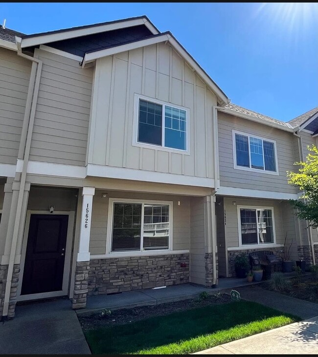 Building Photo - 15626 NW Snowbush Ln
