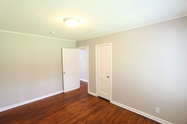 Foto del edificio - New On The Market! 3 Bedroom 1 Bath