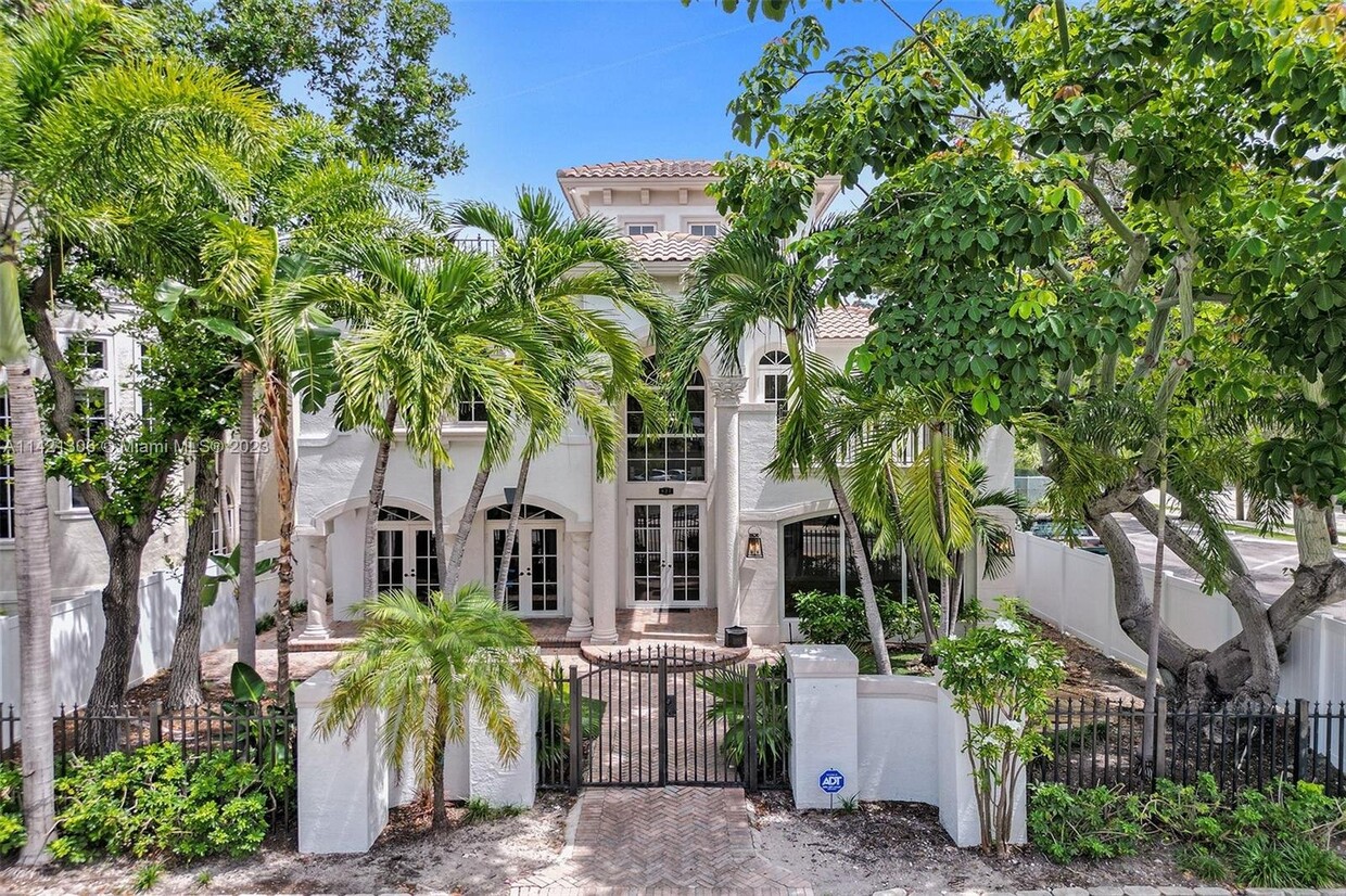 Foto principal - 827 Southeast 2nd Court, Fort Lauderdale, ...