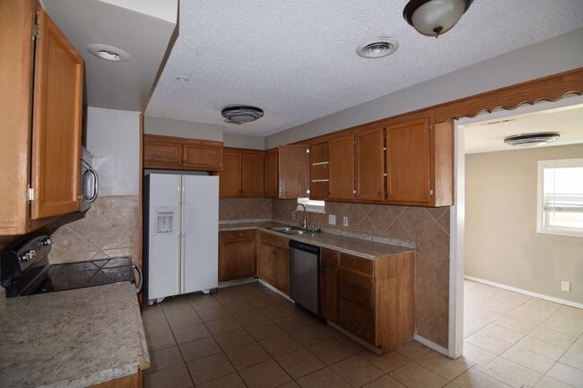 Building Photo - 8320 S 35th Terrace