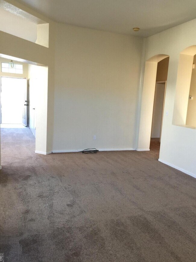Building Photo - 1609 Northwood Dr