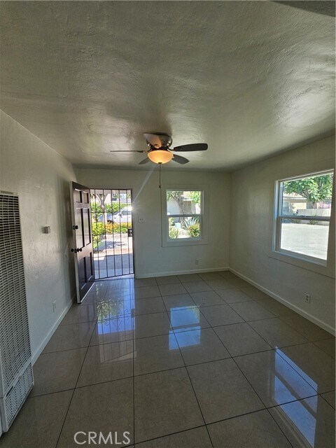 Foto del edificio - 1139 W Mill St