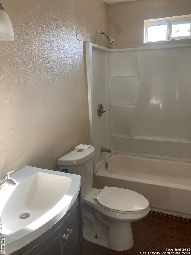 Foto del edificio - 1606 Alametos-