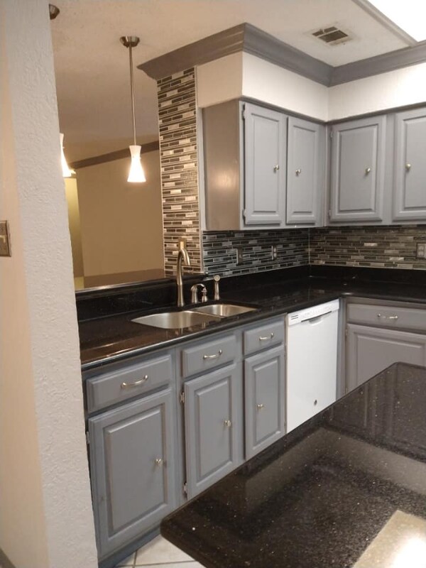 Foto del edificio - 1108 Harwell Dr