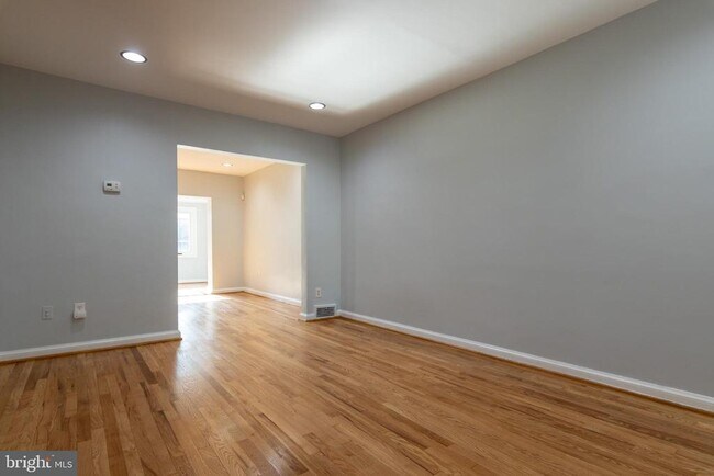 Foto del edificio - 306 35th St NE