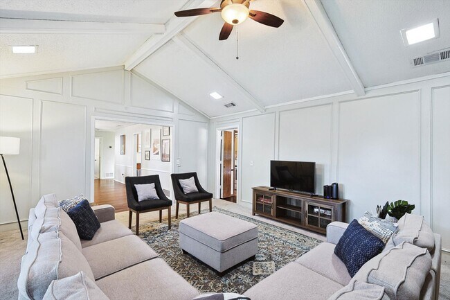 Building Photo - 2721 Crow Valley Trail