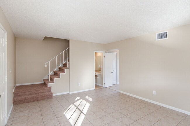 Building Photo - Winter Park Duplex