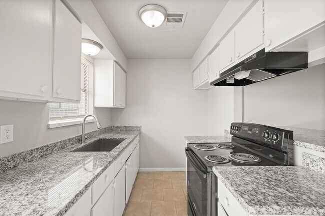 Foto del edificio - 14415 Insley St