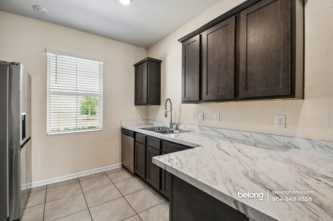 Foto del edificio - 4038 Oak Mill Rd