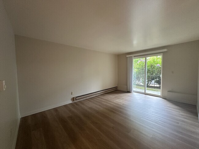 Foto del edificio - 3700 California Ave SW