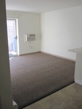 518 W Main St