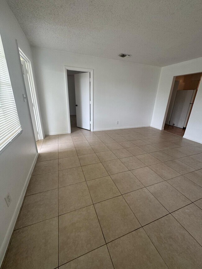 Foto del edificio - 1480 NW 19th Ct