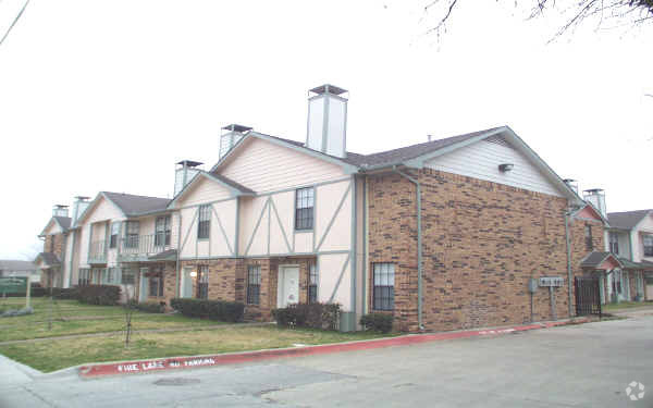 Building - Texas Star Townhomes