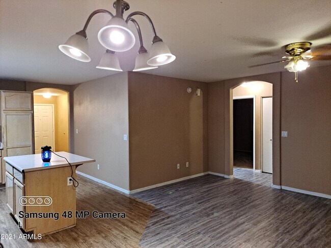 Building Photo - 5335 N 77th Ln