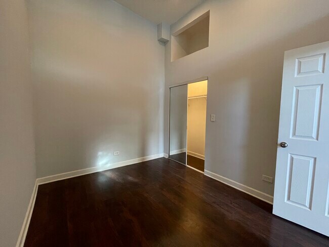 Foto del edificio - 2065 W Coulter St