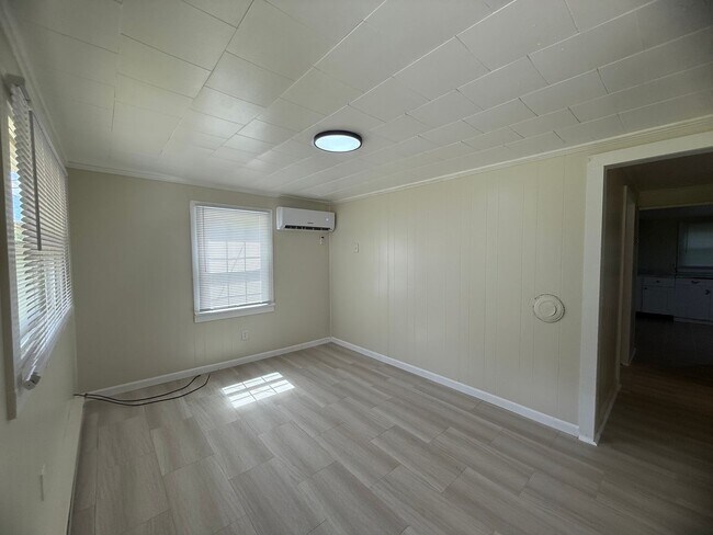 Foto del edificio - 1208 S Coolwell Rd