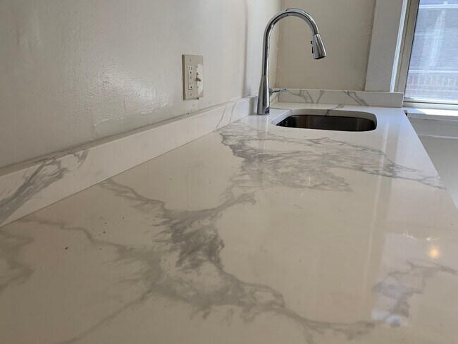 Foto del edificio - 2309 Eldridge St