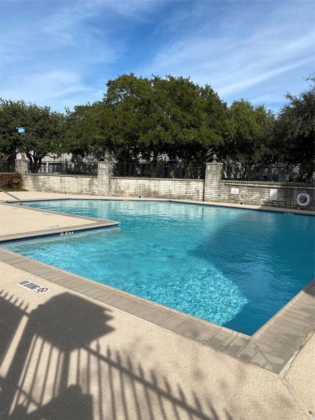 Building Photo - 7352 Regency Square Ct