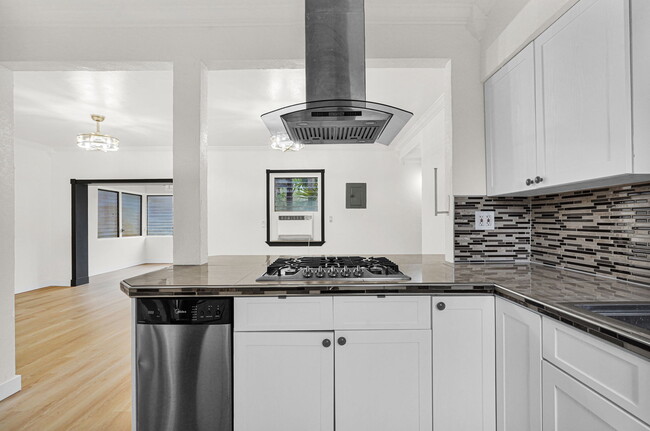 Building Photo - 751 NE 122nd St