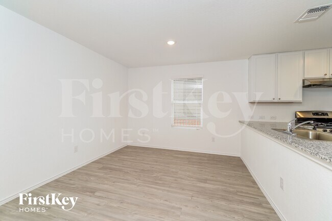 Building Photo - 6459 Cibolo Springs