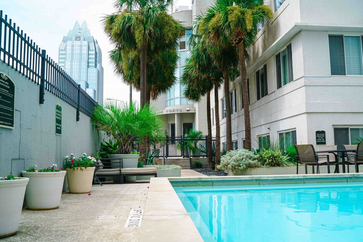 Foto principal - 410 East 5th Street