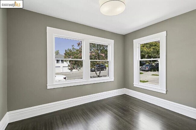 Building Photo - 1729 Milvia St