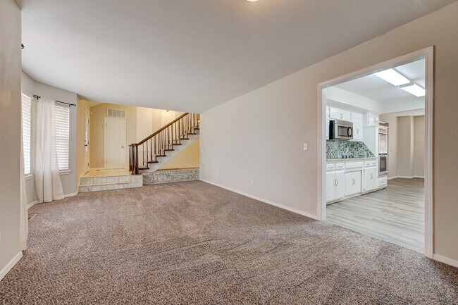 Foto del edificio - 6524 Eastbourne Ln