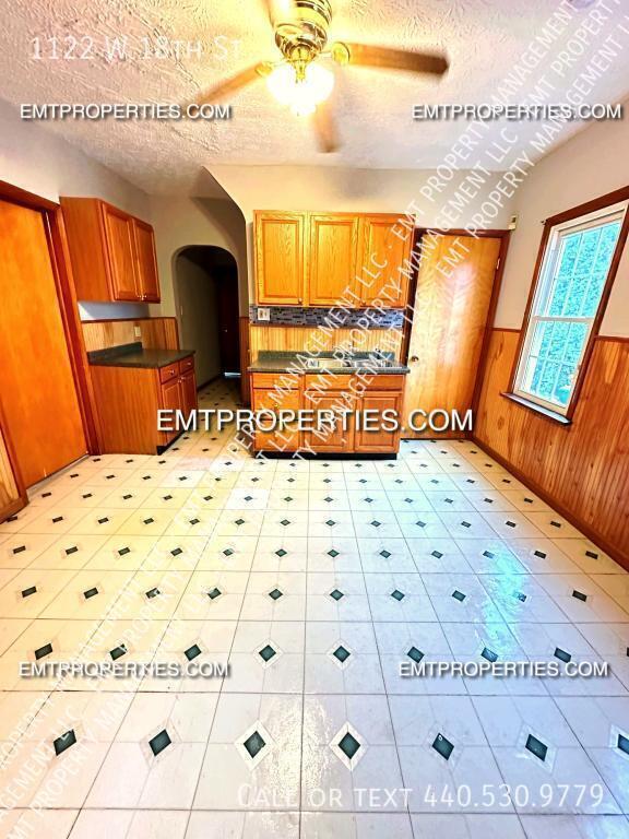 Foto del edificio - 1122 W 18th St