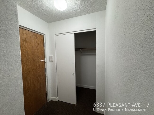 Foto del edificio - 6337 Pleasant Ave