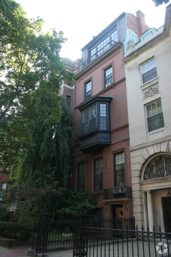 Building Photo - 8 Marlborough St