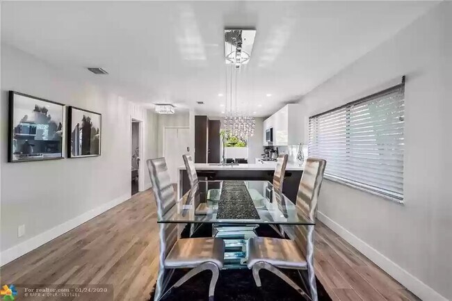 Foto del edificio - 9922 NW 65th Ct