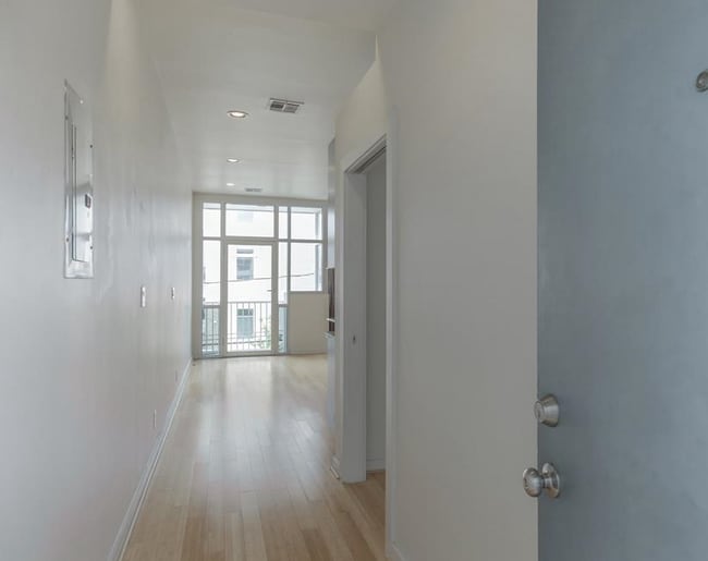 Building Photo - 1406 Columbus-200.51