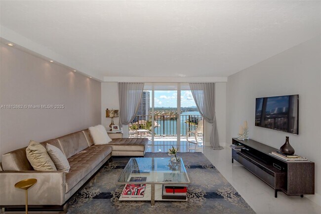 Foto del edificio - 18151 NE 31st Ct