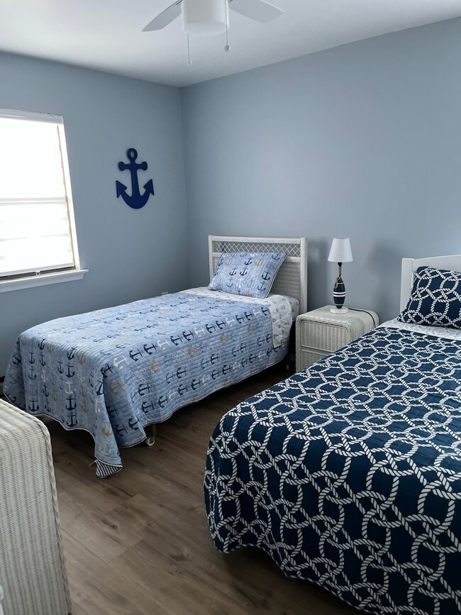 Bedroom 2 - full and twin bed - upper floor - 220 Catherine Ln