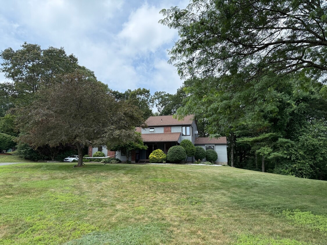 Building Photo - 69 Tolland Farms Rd