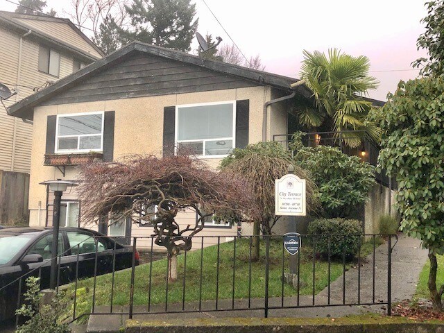 Building Photo - 10710 Stone Ave N