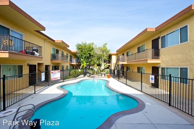 Foto del edificio - 545 Park Way