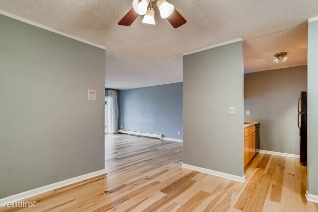 Building Photo - 2800 Hamline Ave N