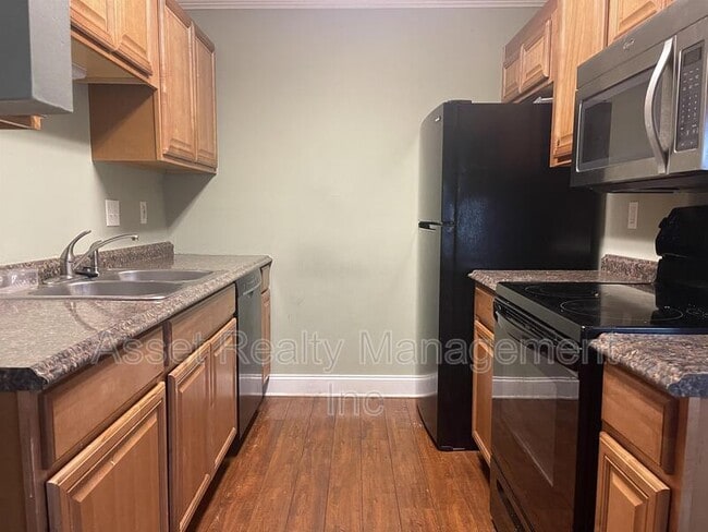 Building Photo - 9040 Fountain Brook Ln