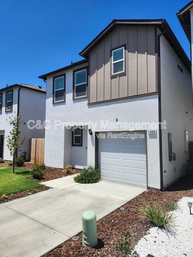 Building Photo - 1066 Buena Vis Ln