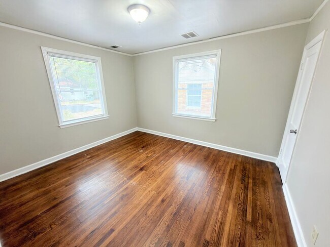 Foto del edificio - Charming Memphis Home with Spacious Yard – Move-In Special!