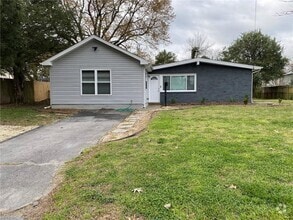 Building Photo - 1013 Choctaw Ct