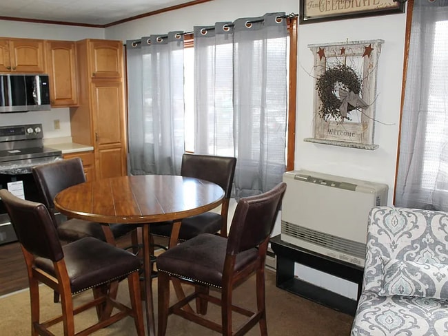 Building Photo - 78 Main St