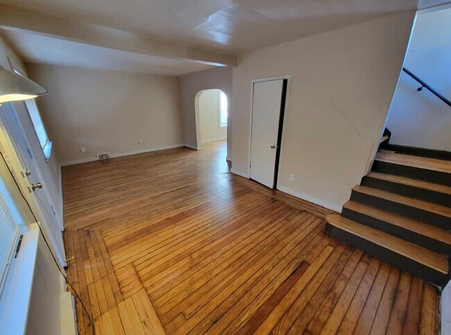 Building Photo - Beautiful 3 bedroom! Section 8 Ready!