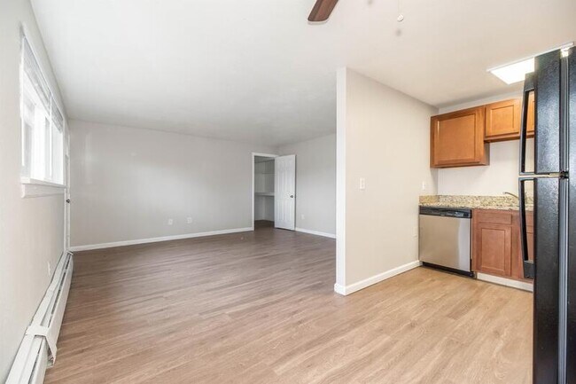 Building Photo - 235 S Ingalls St