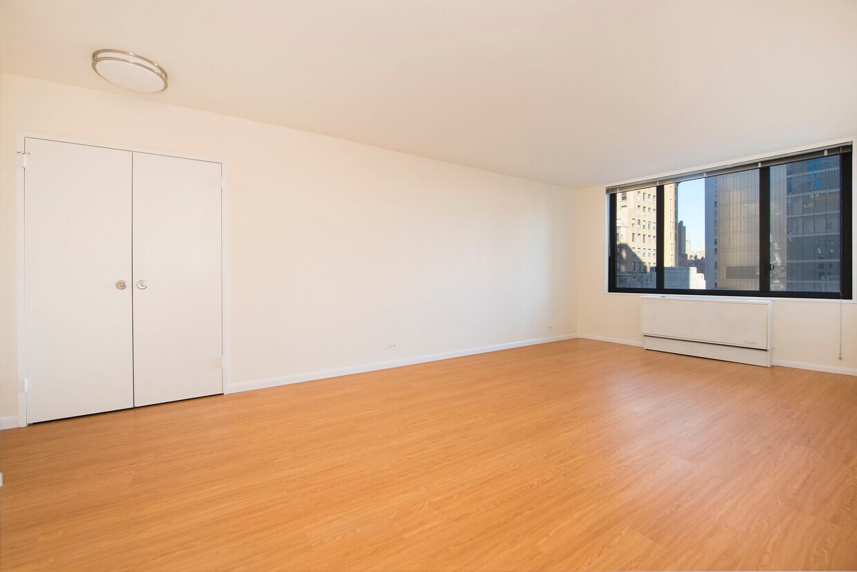 Primary Photo - 211 W 56th St