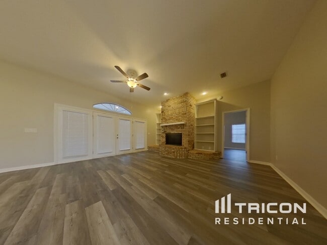 Building Photo - 258 Shady Oaks Cir