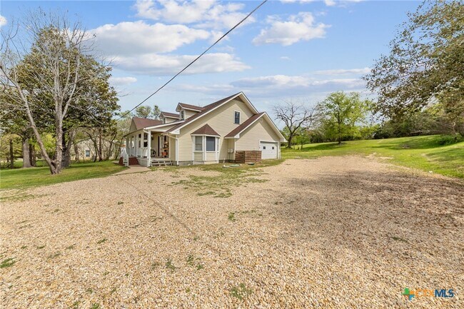 Foto del edificio - 716 Center Cir