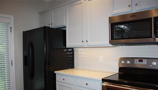 Foto del edificio - Beautiful Townhome in coveted Steele Creek - Berewick
